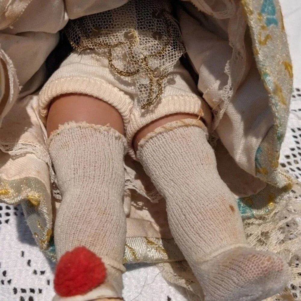 Vintage Linda Pirula with regional Valencian costume